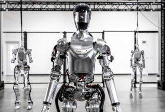 Photo Robot dostal novú AI a začal komunikovať s človekom 